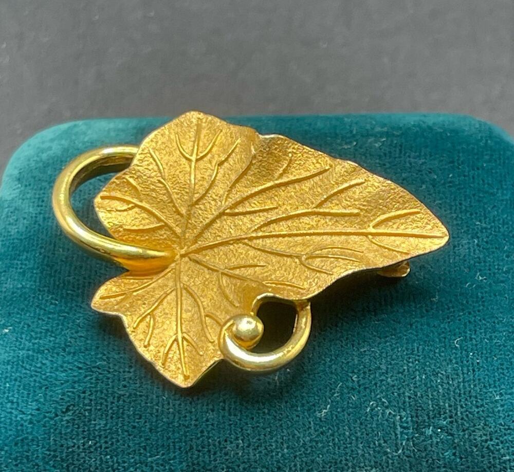 VTG Pennino Brothers Ivy Leaf Brooch Signed Yellow Gold Plated Textured USA Made